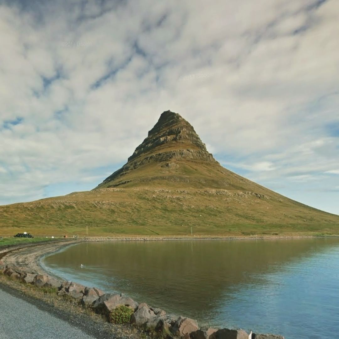 基尔丘（Kirkjufell，又名教会山/草帽山）